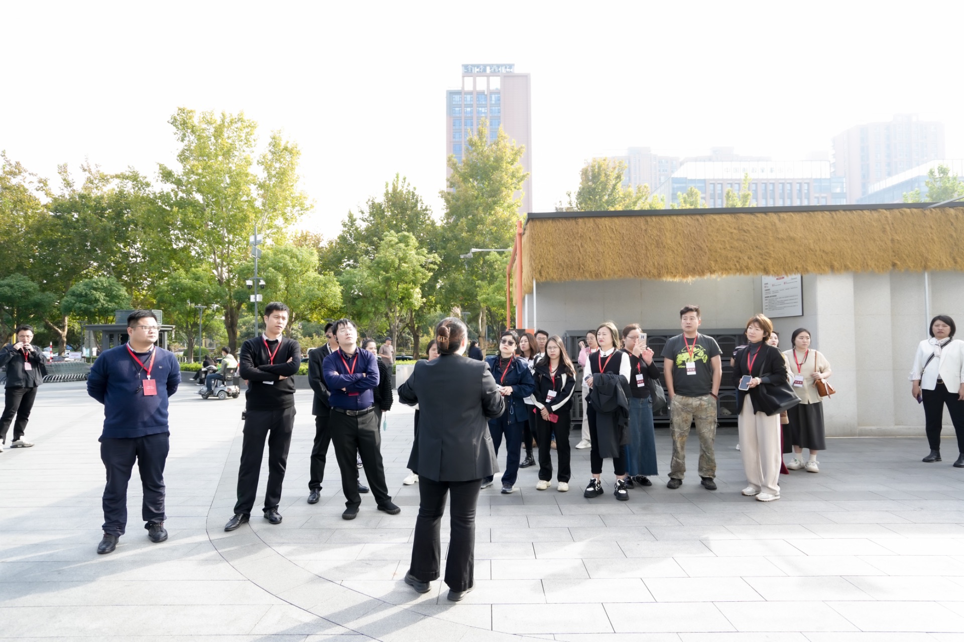 顺丰速运赴许昌胖东来开展标杆研学 东曜商学·胖东来研学中心助力解锁文化驱动经营密码新闻配图